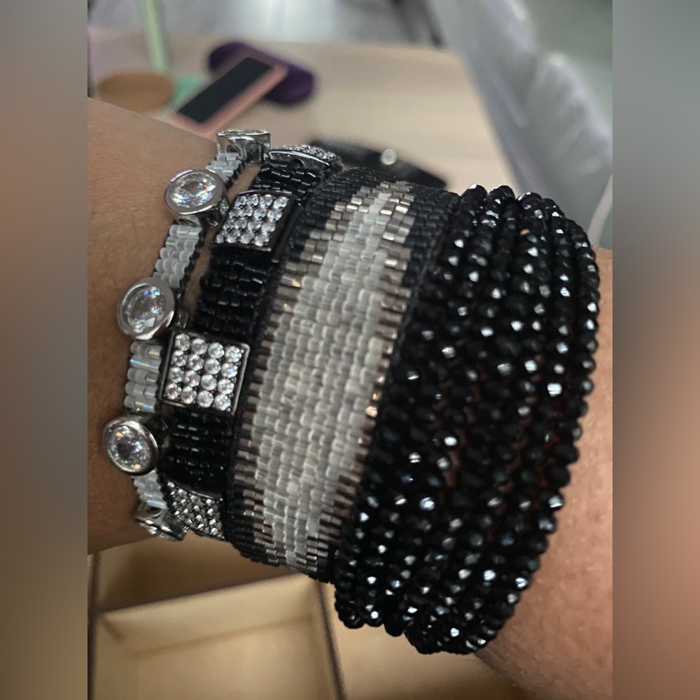 Set bracelets